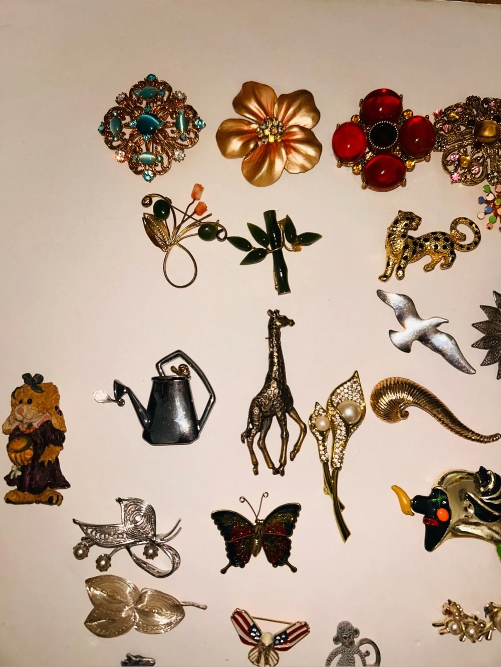All kinds signed and not 54 brooches